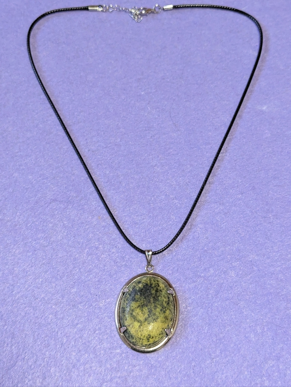 Large green stone pendant necklace